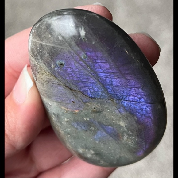 Labradorite Polished Palm Stone, Rare Shades - Picture 4 of 10